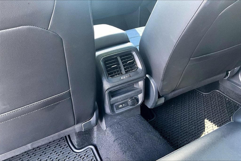 Used 2024 Volkswagen Tiguan SEL R-Line AWD/4WD image 33