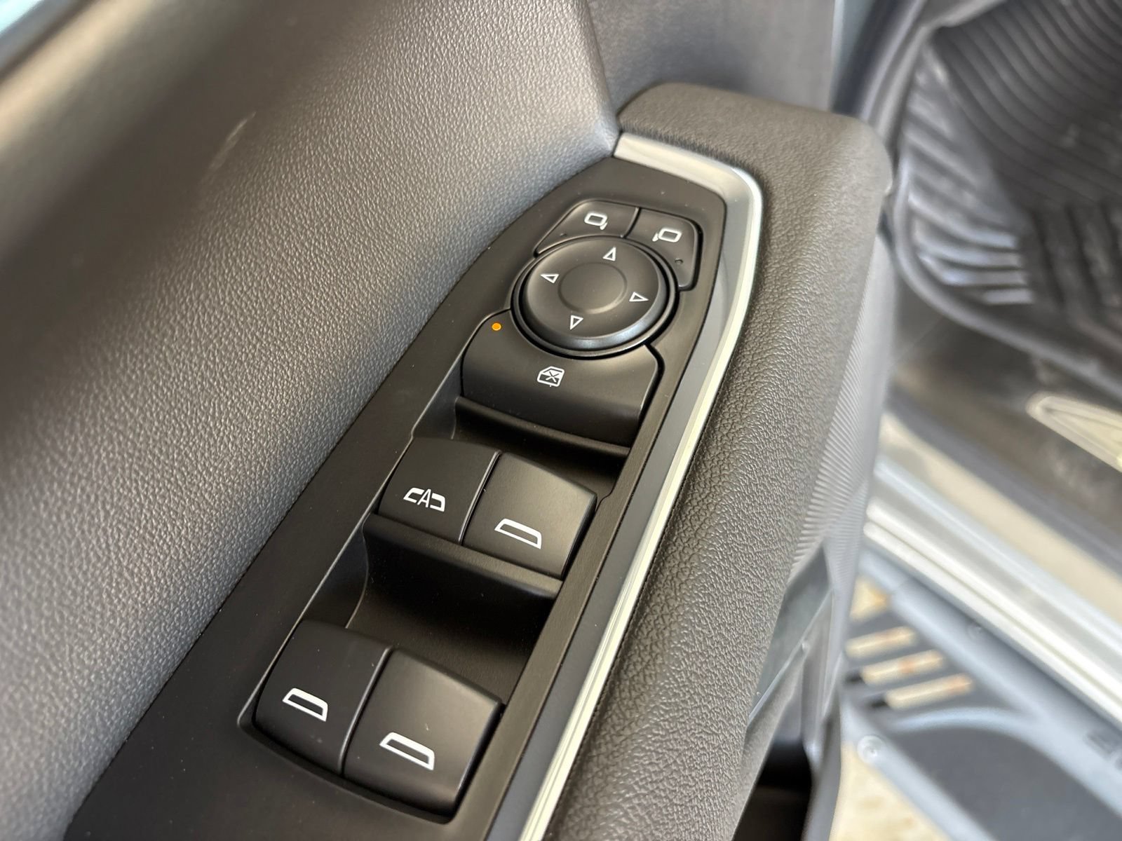 New 2026 Chevrolet Silverado 1500 LT Trail Boss w/ LPO, Dark Essentials Package AWD/4WD image 11