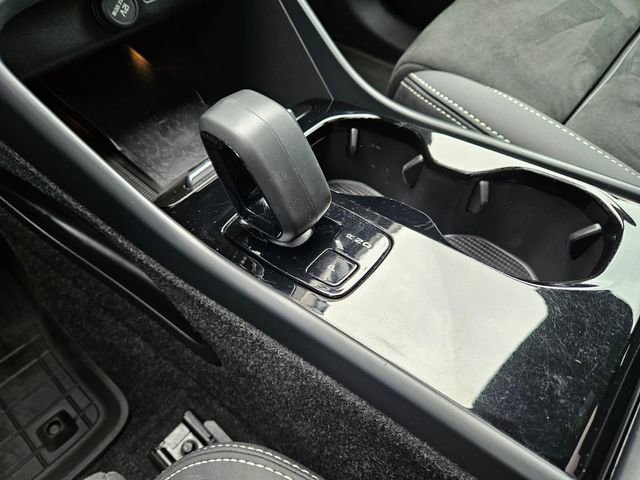 Used 2023 Volvo C40 P8 Recharge Ultimate w/ Protection Package Premier image 25