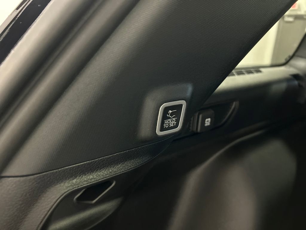 New 2025 Jeep Grand Cherokee Limited w/ Luxury Tech Group II image 34