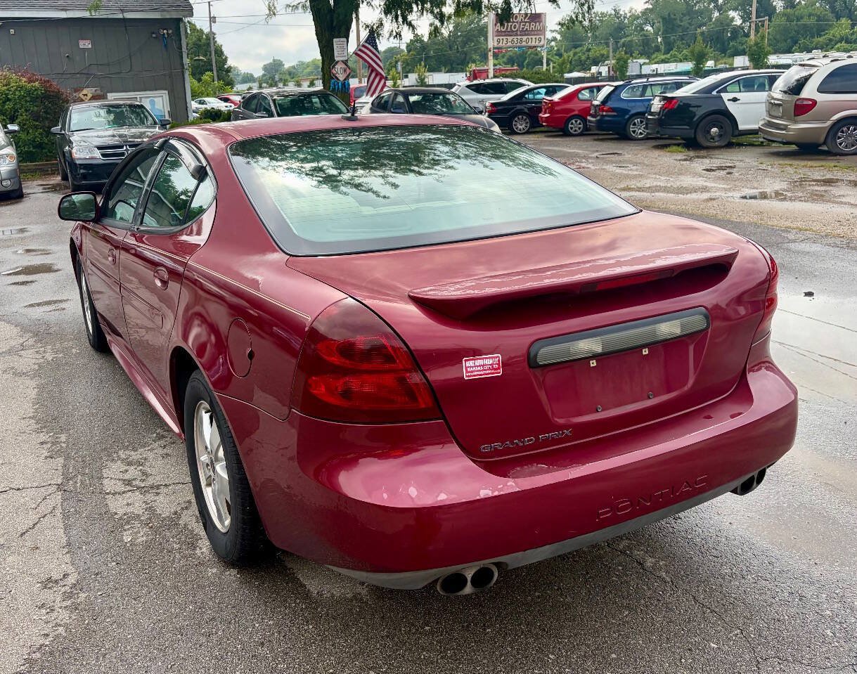 Used 2006 Pontiac Grand Prix w/ Sun And Sound Package FWD image 4