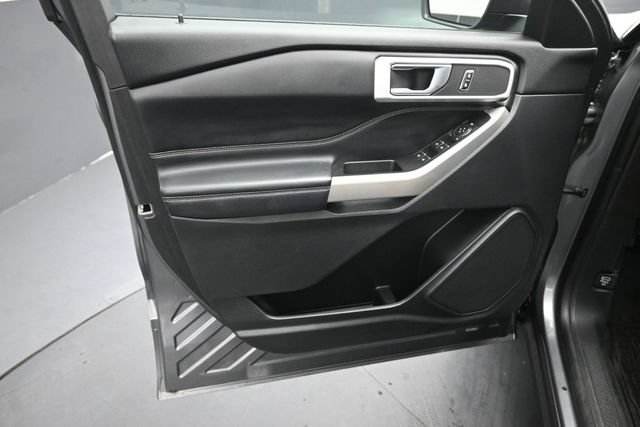 Certified 2021 Ford Explorer XLT w/ Equipment Group 202A AWD/4WD image 19