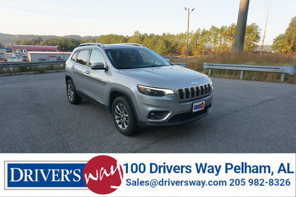 Used 2020 Jeep Cherokee Latitude Plus w/ Comfort/Convenience Group AWD/4WD image 1