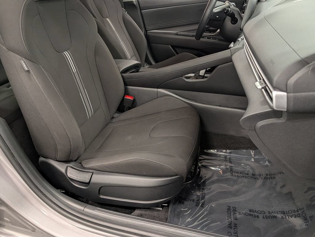 Certified 2023 Hyundai Elantra SEL w/ Convenience Package FWD image 34