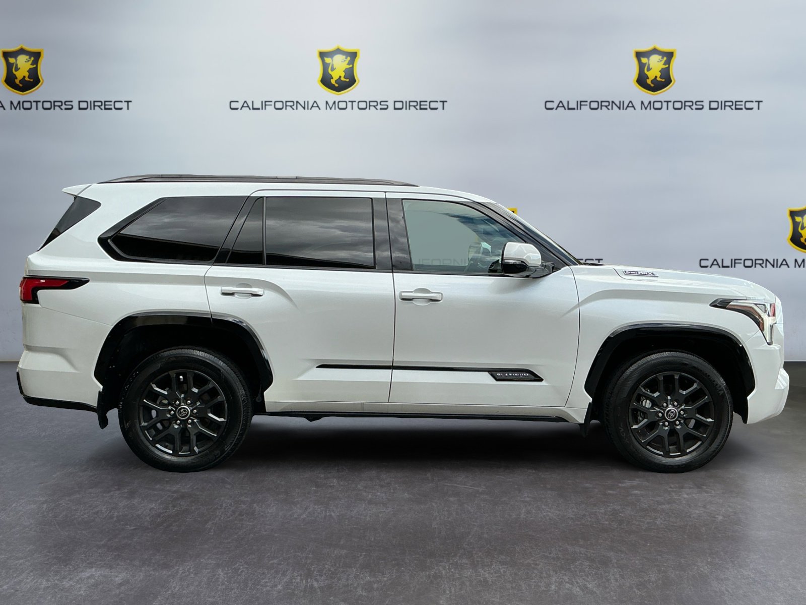 Used 2023 Toyota Sequoia Platinum image 4