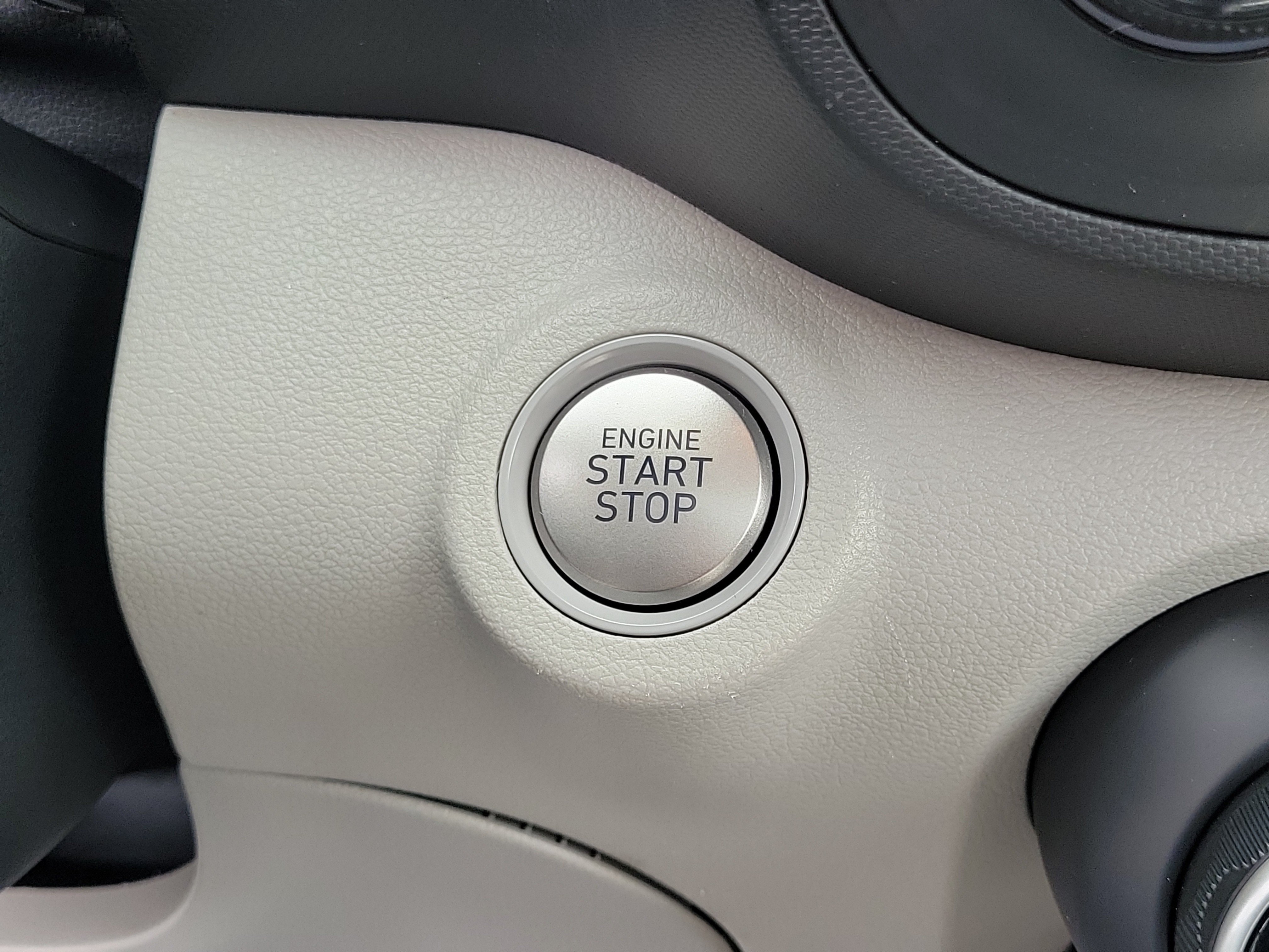 Used 2025 Hyundai Venue SEL FWD image 28