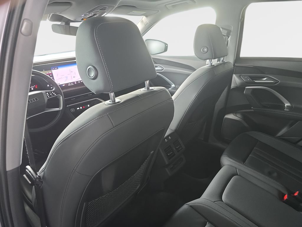 Certified 2025 Audi Q5 Premium w/ Convenience Package AWD/4WD image 9