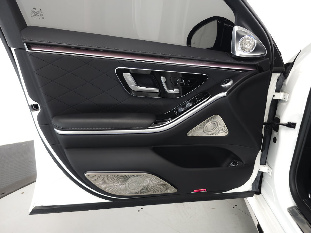 Used 2023 Mercedes-Benz S 580 4MATIC Sedan image 5