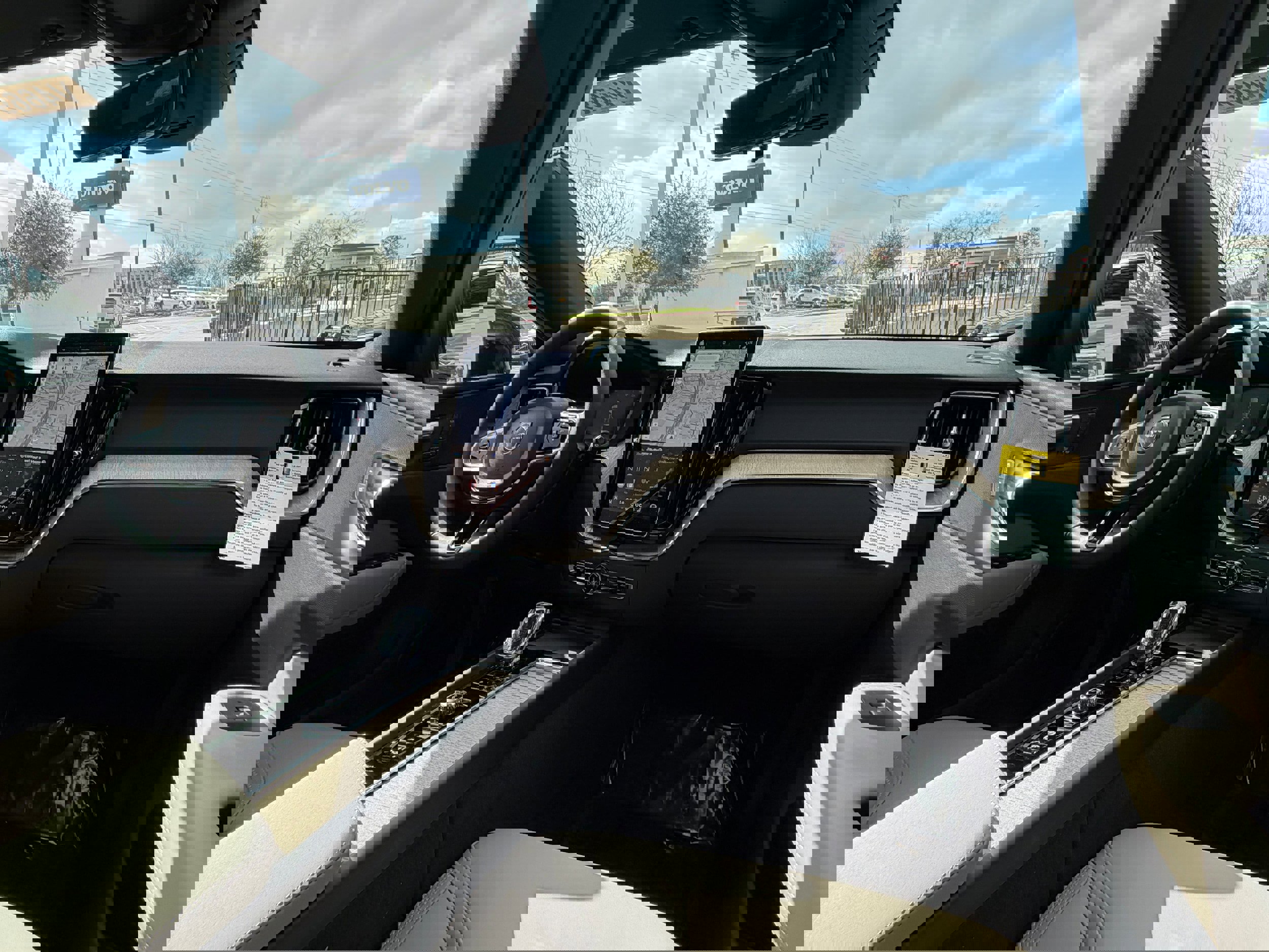 New 2026 Volvo XC60 T8 Plus w/ Protection Package Premier image 10