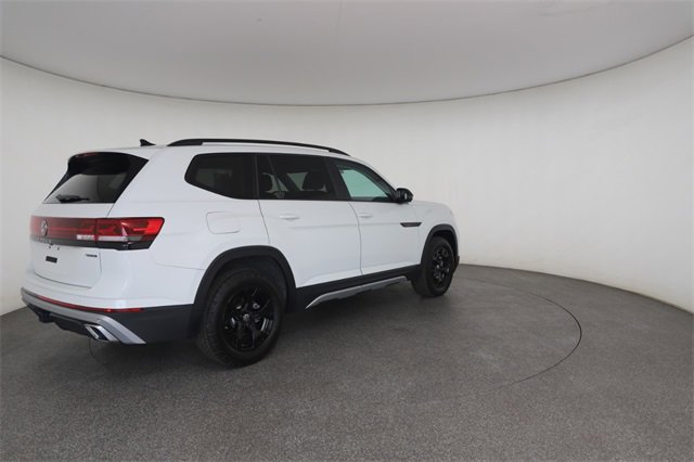 Used 2025 Volkswagen Atlas Peak Edition SE image 19