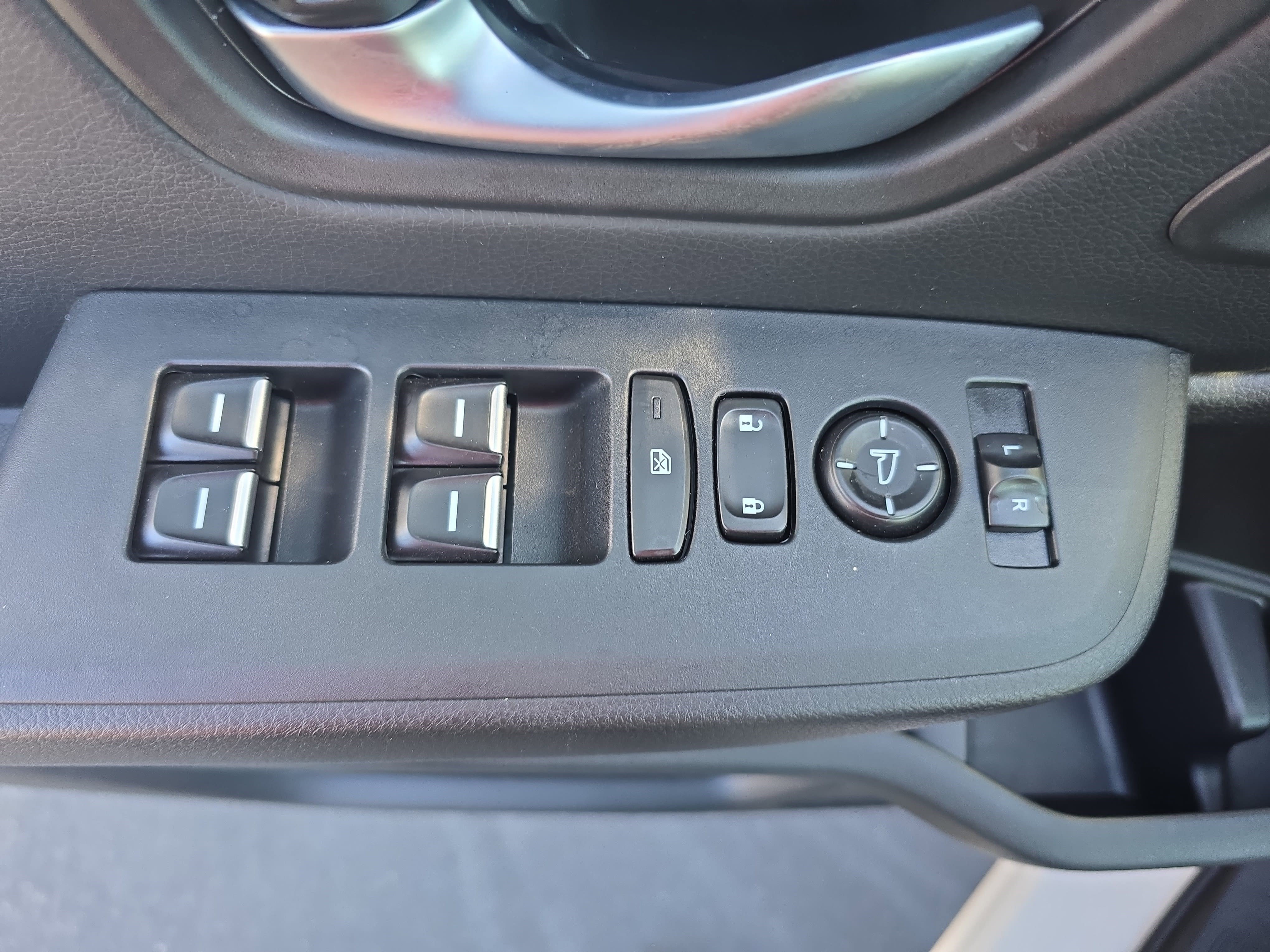 Used 2025 Honda Pilot EX-L image 29