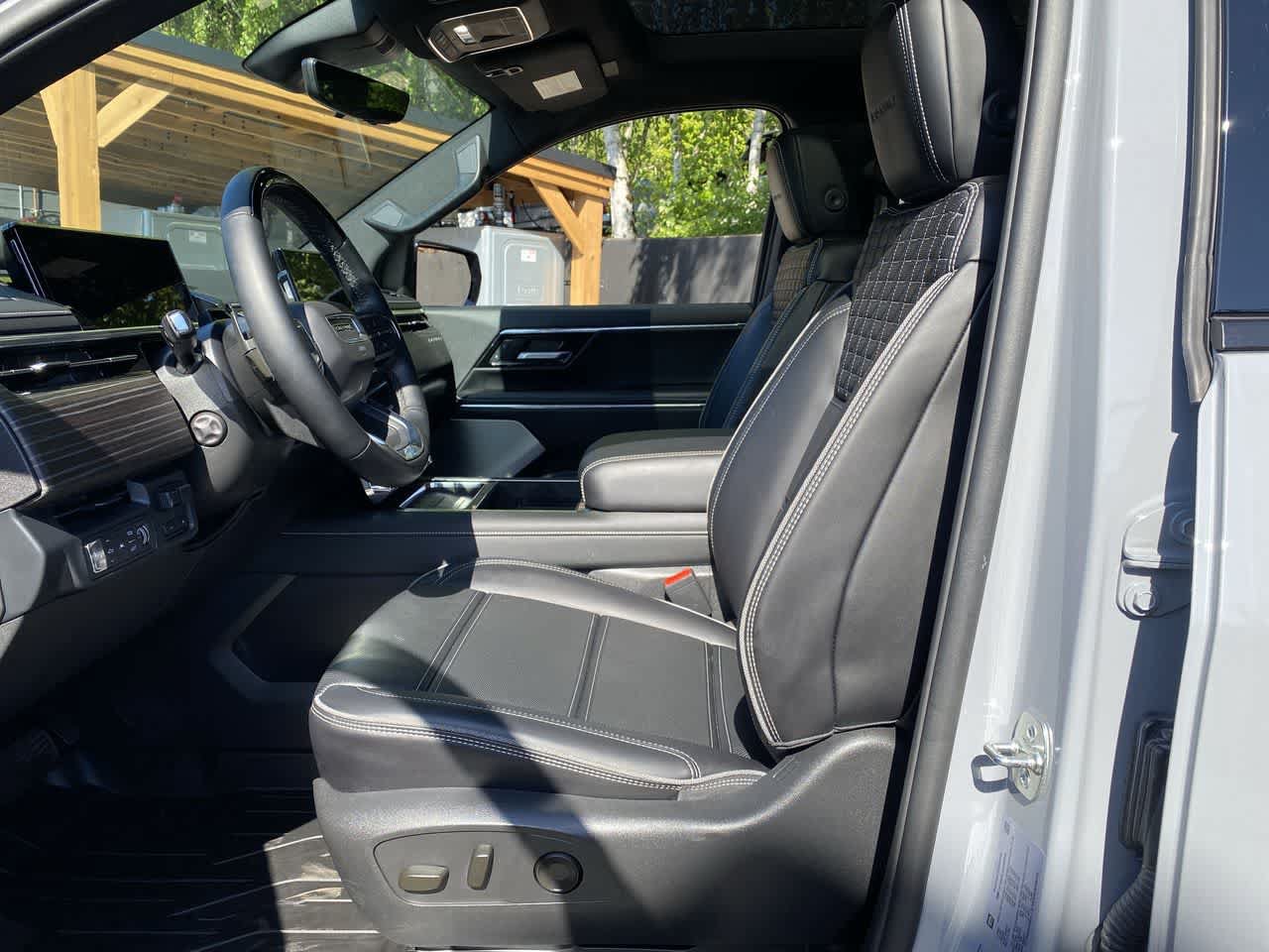Used 2025 GMC Sierra EV Denali AWD/4WD image 13