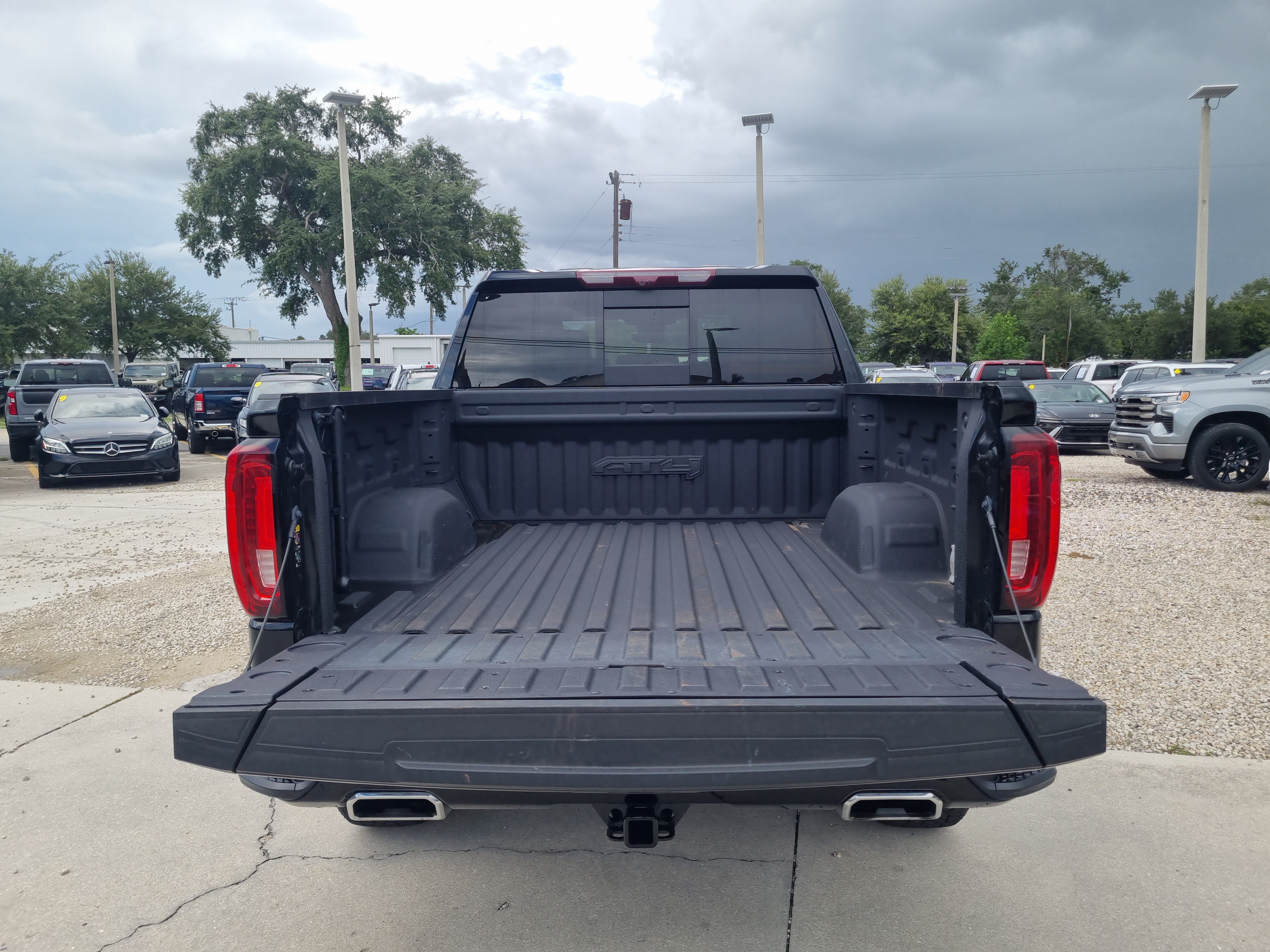 Used 2024 GMC Sierra 1500 AT4 w/ Technology Package AWD/4WD image 8