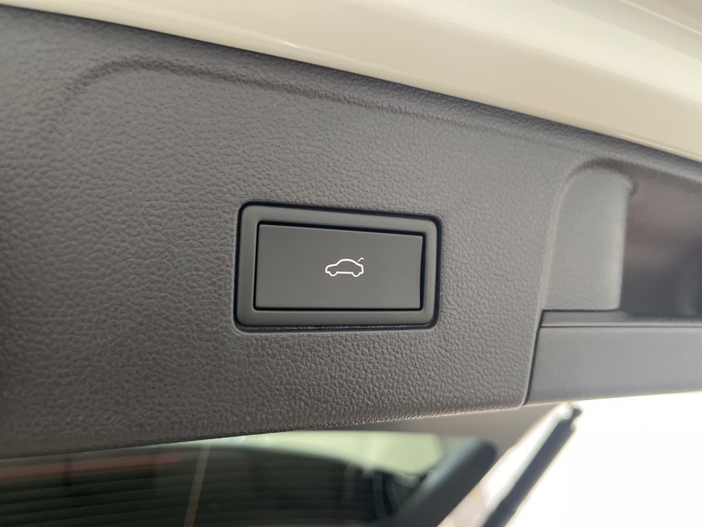 Certified 2025 Volkswagen Atlas SE image 35