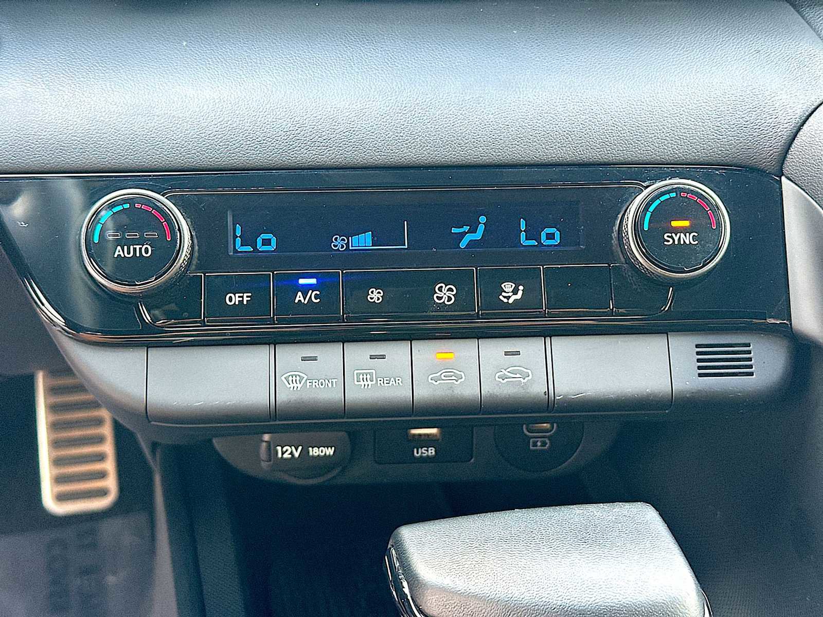 Used 2025 Hyundai Elantra Sport image 16