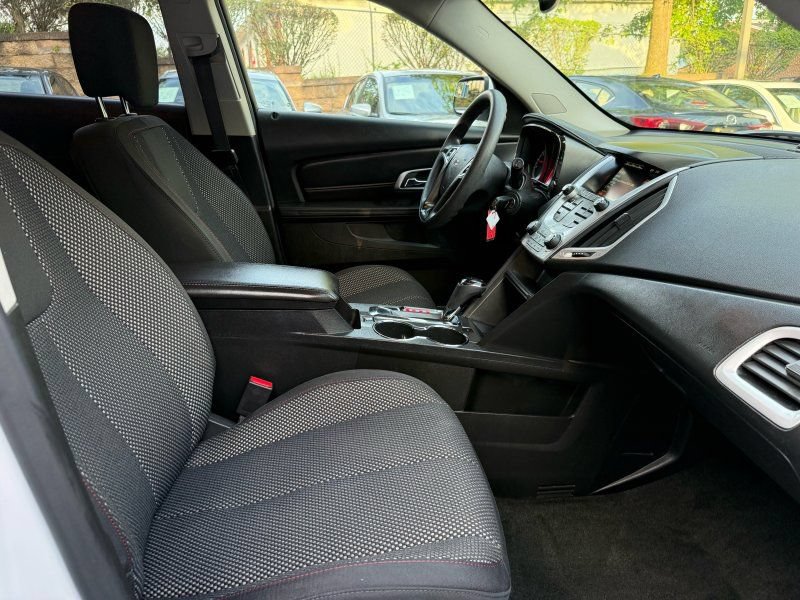 Used 2017 GMC Terrain SLE FWD image 16