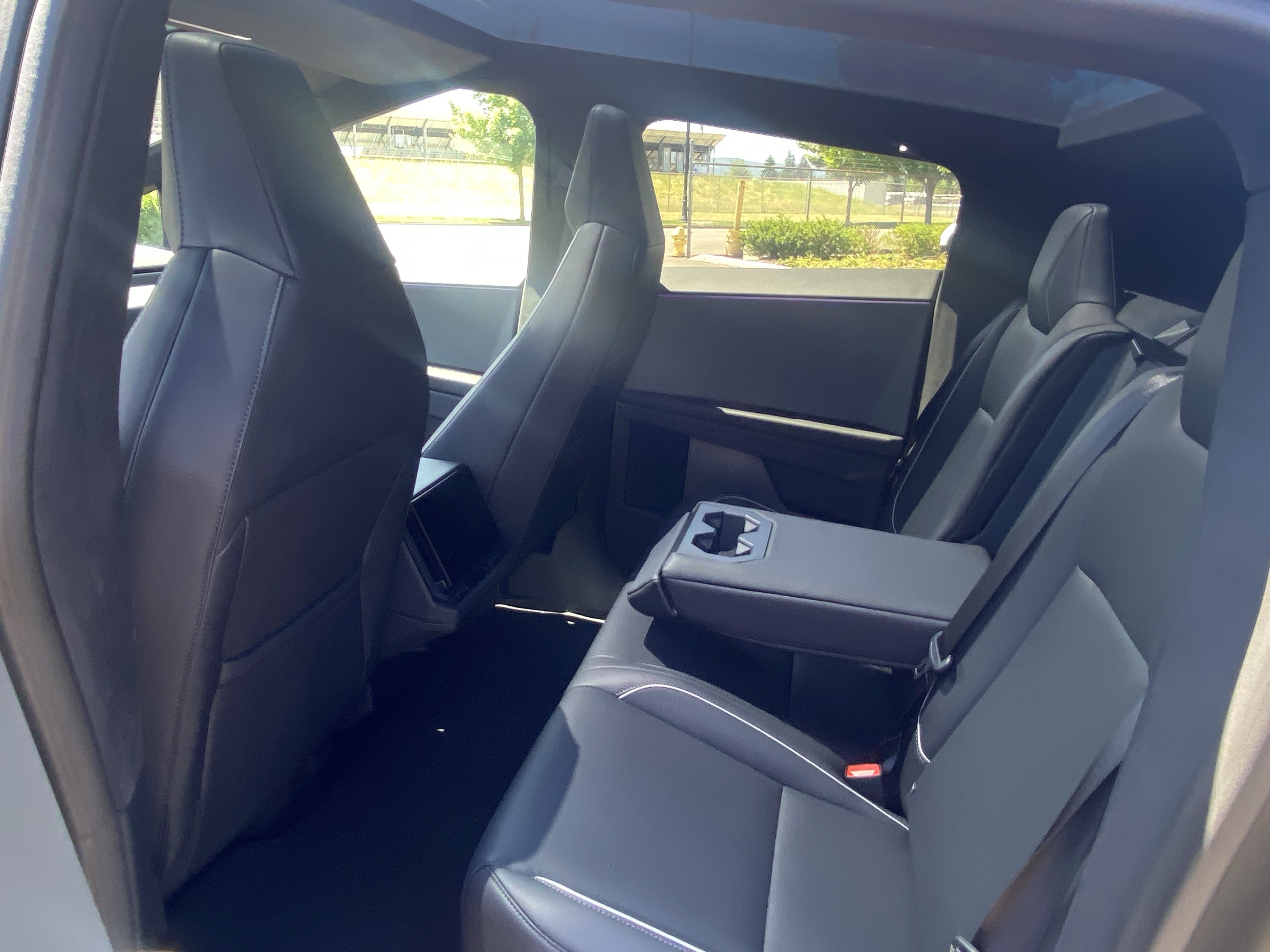 Used 2024 Tesla Cybertruck AWD Crew Cab image 14