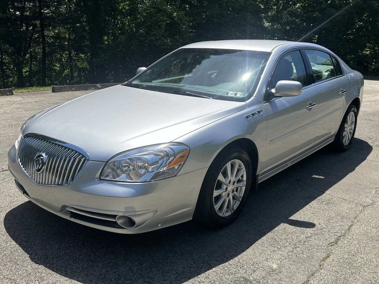 Used 2011 Buick Lucerne CXL FWD image 1