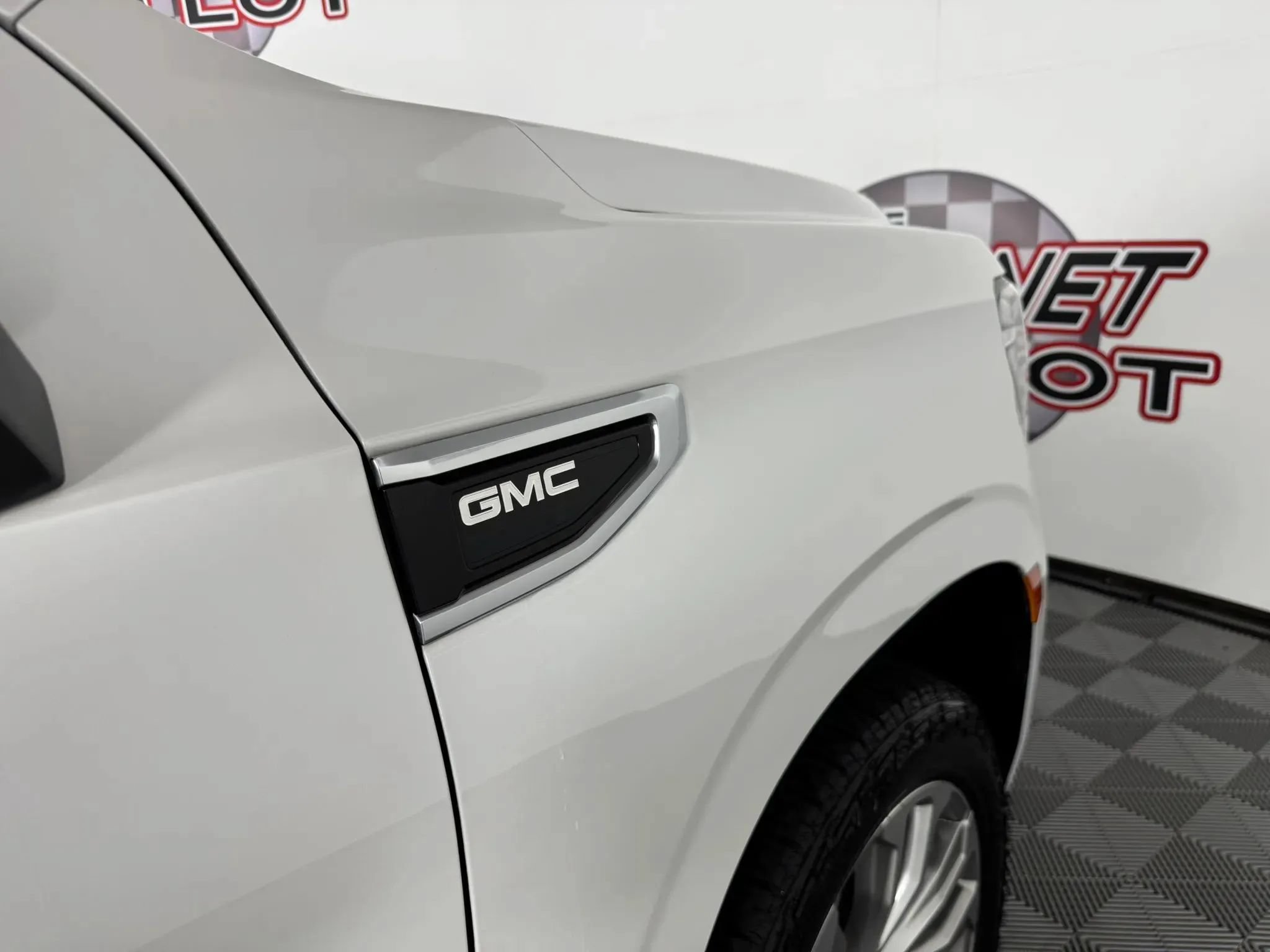 Used 2022 GMC Yukon XL Denali AWD/4WD image 34