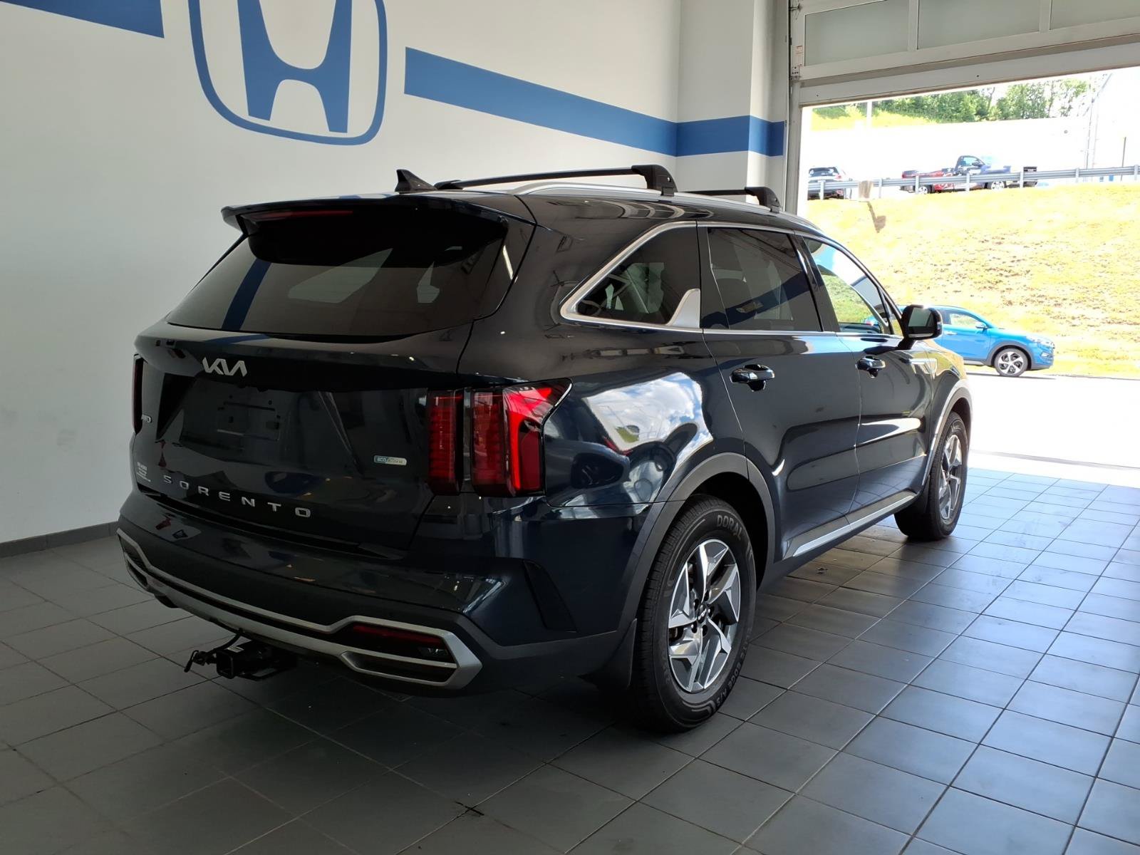 Used 2022 Kia Sorento S AWD/4WD image 5