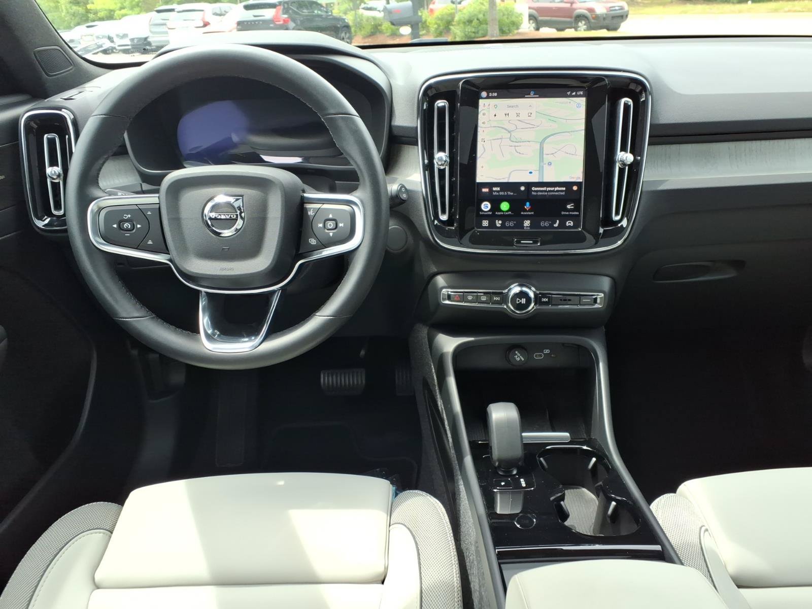 Certified 2025 Volvo EX40 Ultra AWD/4WD image 13
