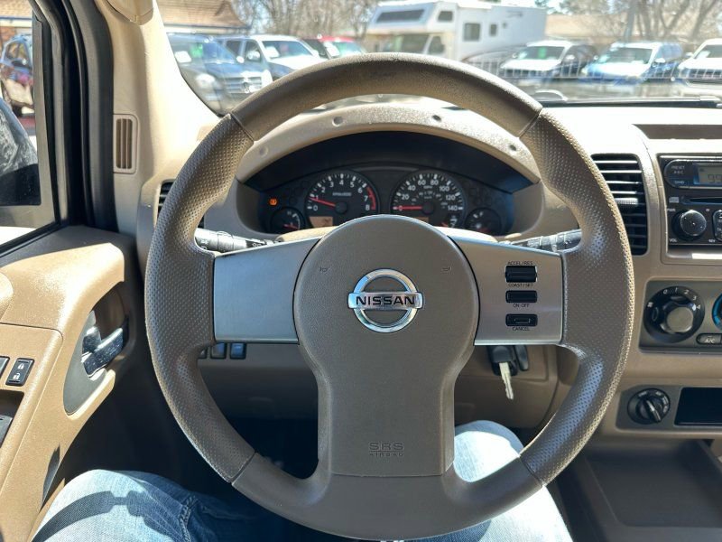 Used 2007 Nissan Frontier SE w/ SE Value Truck Pkg AWD/4WD image 16
