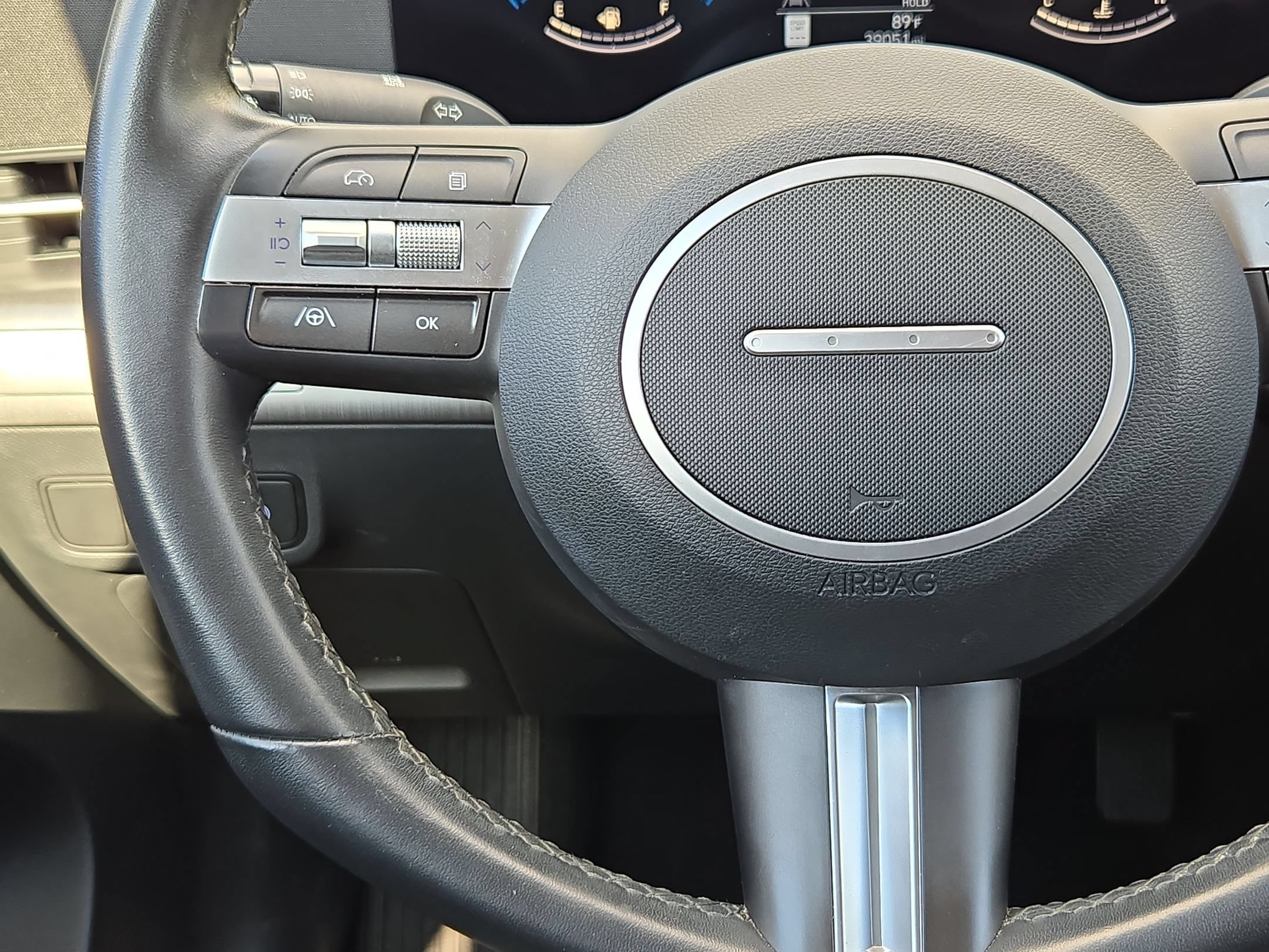 Used 2025 Hyundai Kona SEL FWD image 21