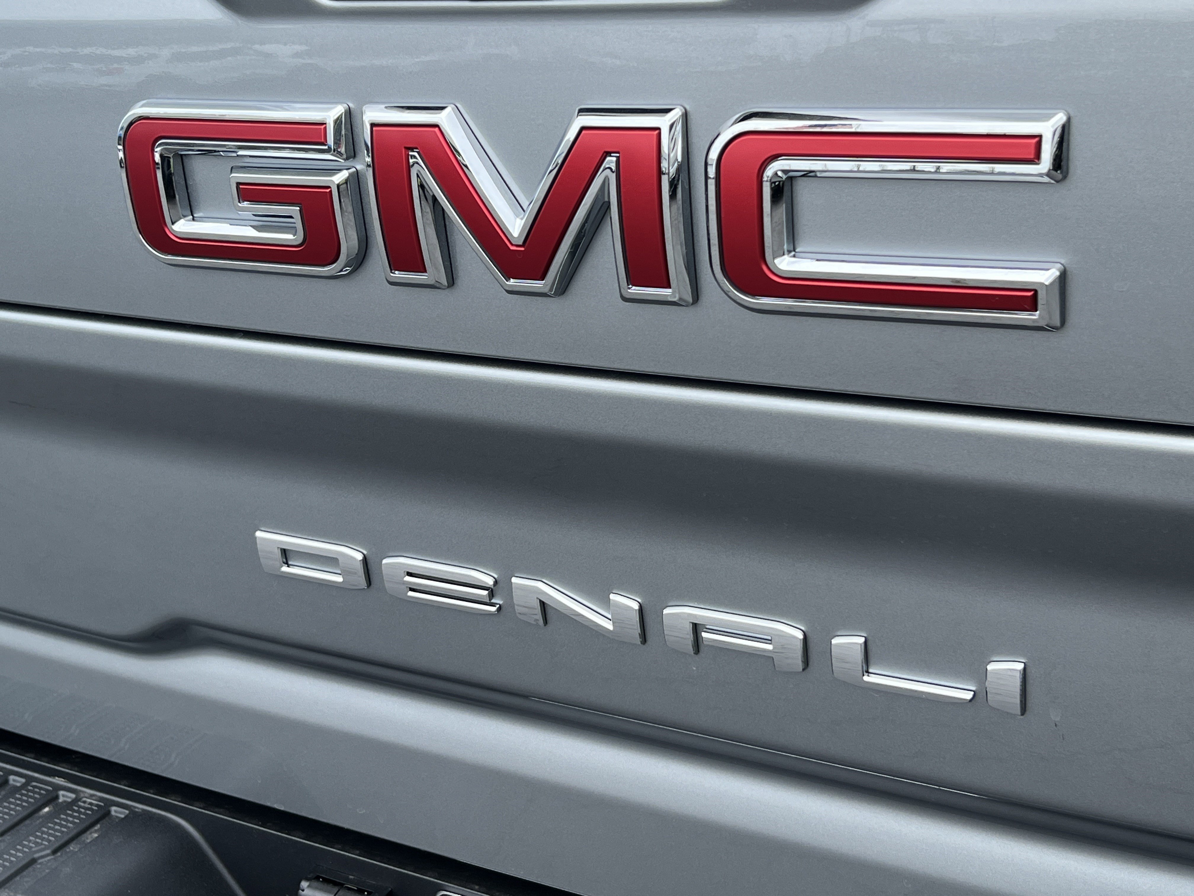 New 2026 GMC Sierra 2500 Denali w/ Denali Reserve Package AWD/4WD image 8