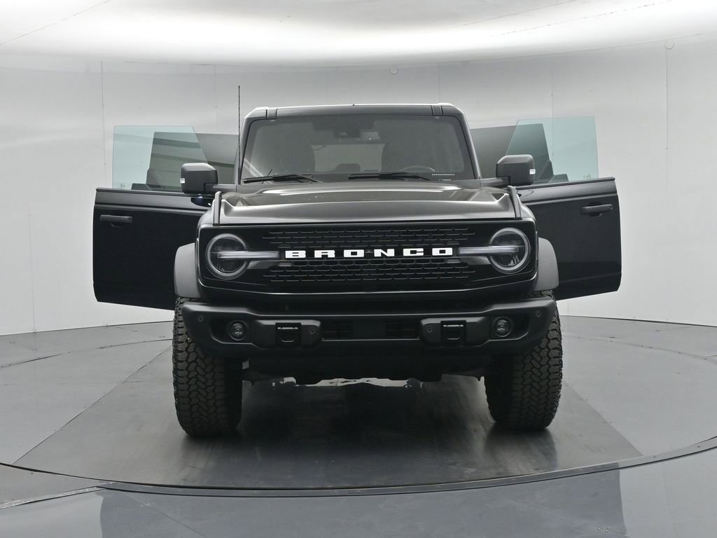 Used 2025 Ford Bronco Badlands image 33