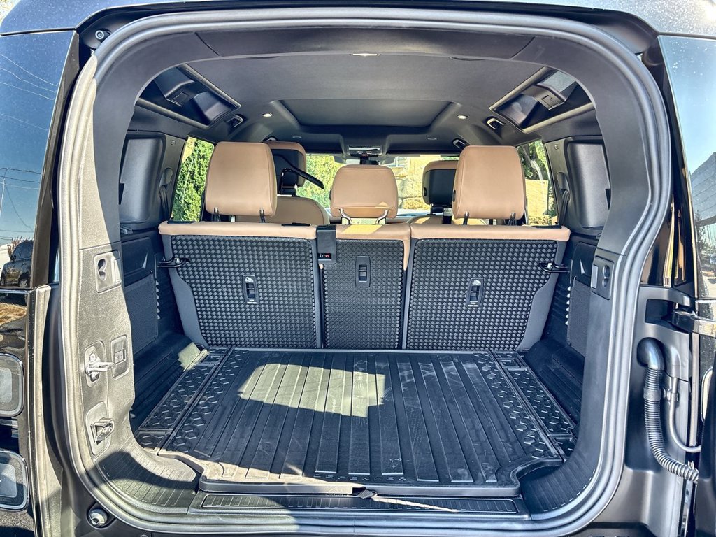 New 2026 Land Rover Defender 110 X-Dynamic SE AWD/4WD image 18