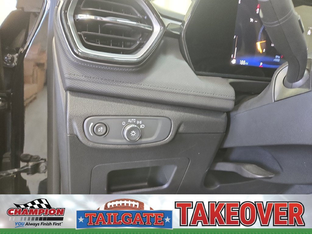 Used 2025 Chevrolet TrailBlazer LT w/ Convenience Package FWD image 11