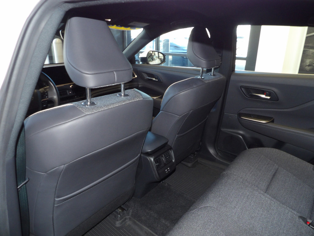 Used 2023 Toyota Crown XLE image 22