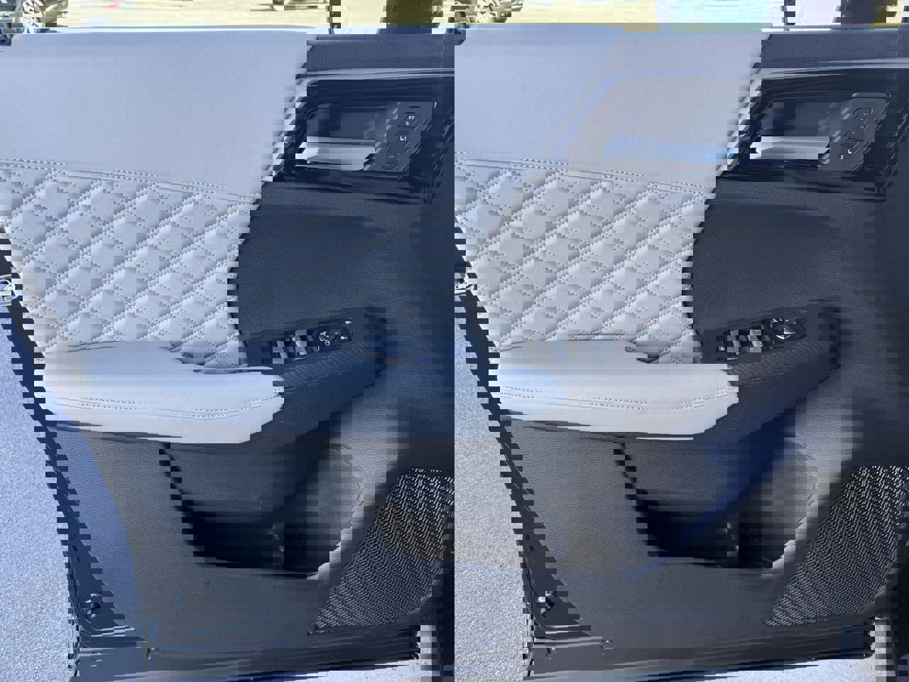 Used 2024 Mitsubishi Outlander SEL image 10