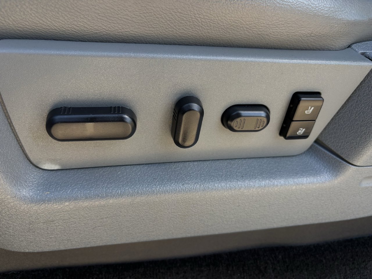 Used 2013 Ford F150 Lariat w/ Mid Equipment Group RWD image 27