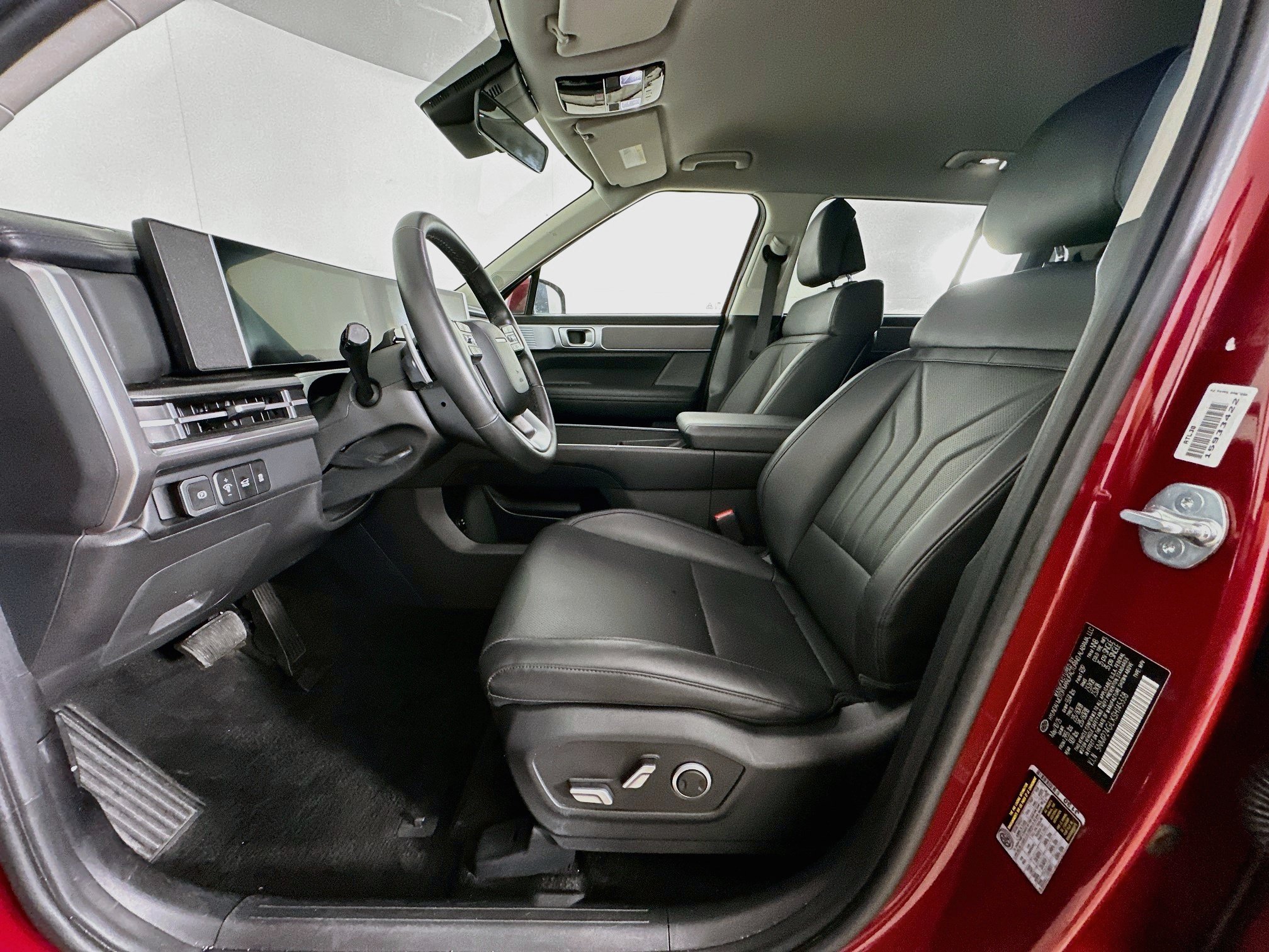 Used 2025 Hyundai Santa Fe SEL FWD image 13