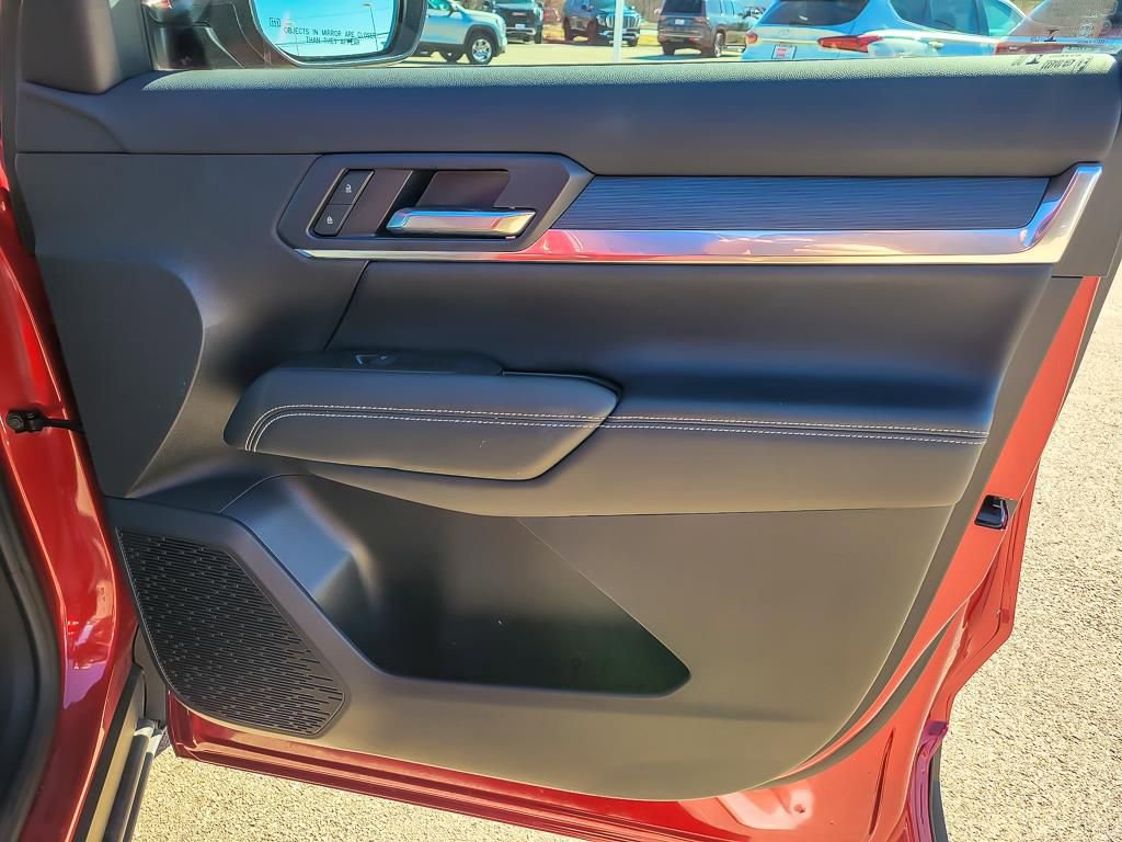 Used 2025 GMC Terrain Elevation w/ Elevation Premium Package image 23