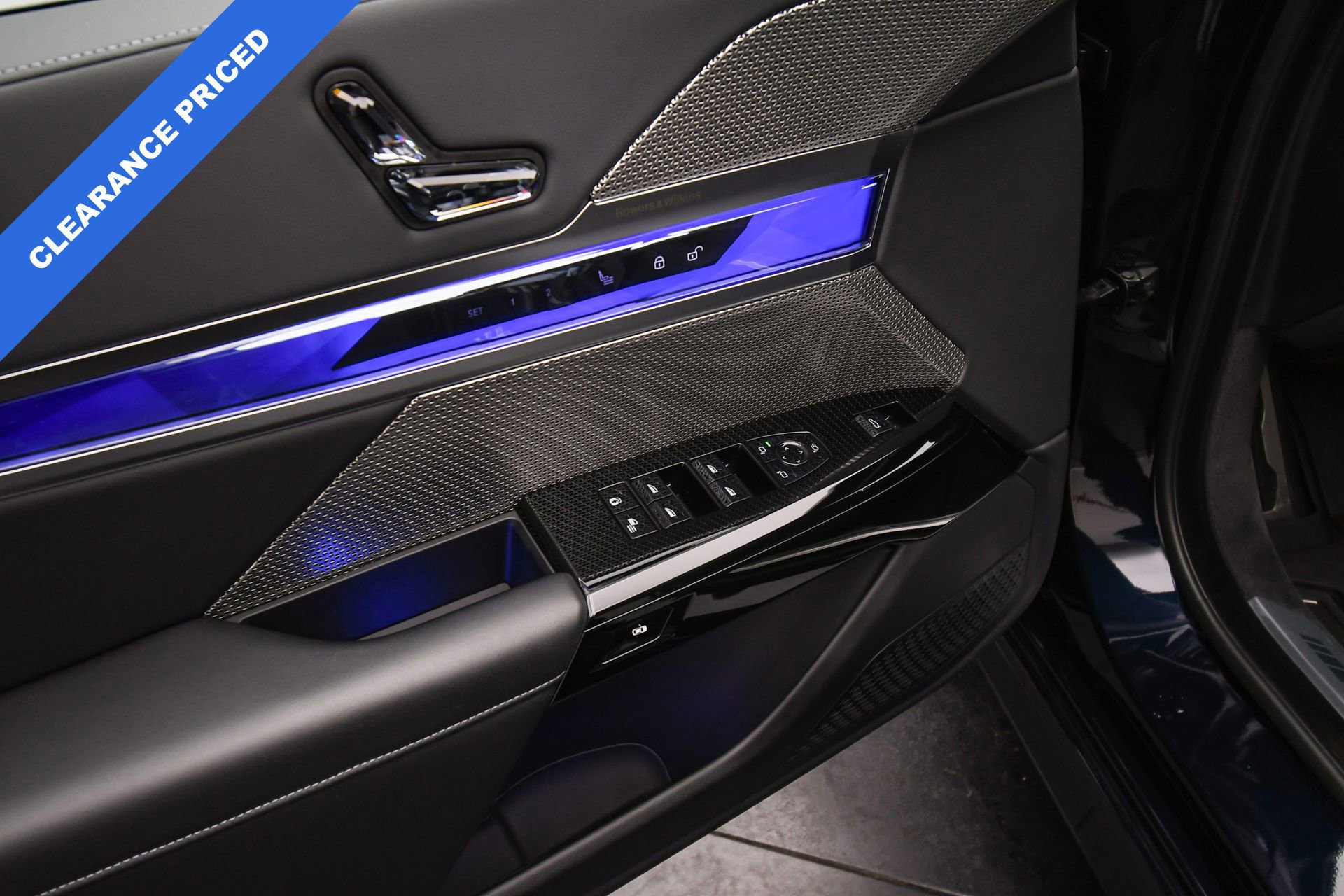 Used 2024 BMW 760i xDrive w/ Premium Package 2 image 44