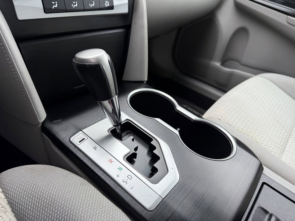 Used 2013 Toyota Camry LE image 25