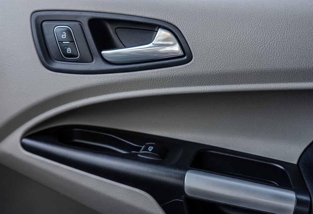 Used 2019 Ford Transit Connect XLT image 24