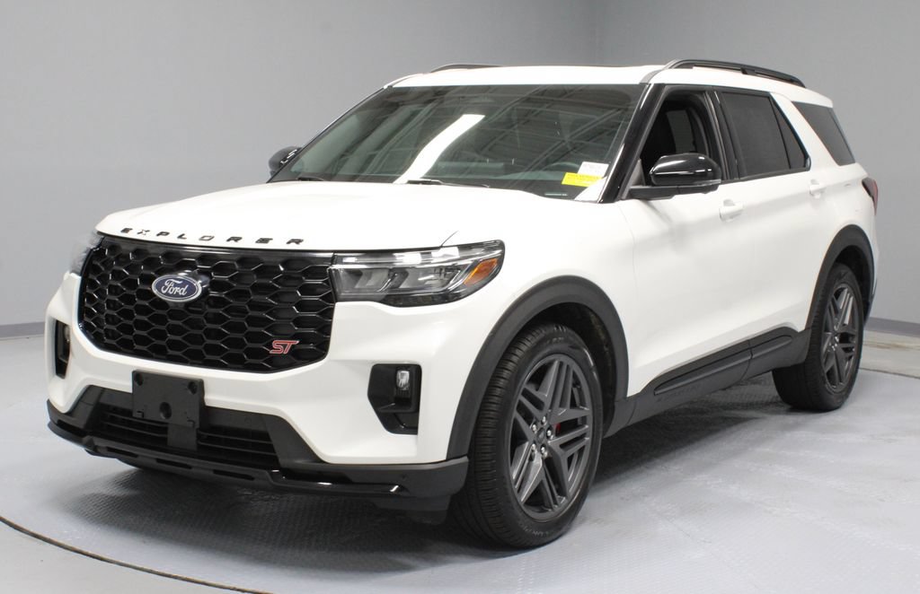 Certified 2025 Ford Explorer ST AWD/4WD image 7