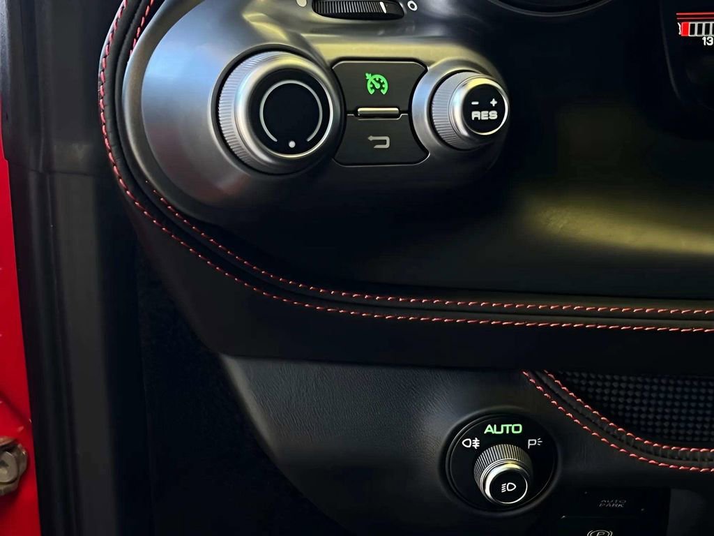 Used 2021 Ferrari F8 Tributo image 21