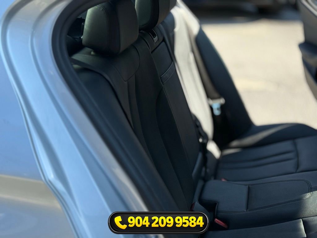 Used 2018 BMW 530e w/ Premium Package 2 RWD image 32