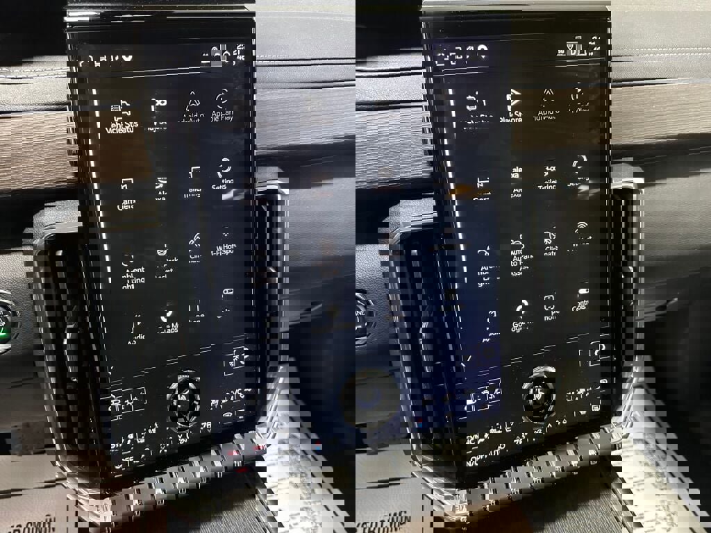 Used 2025 GMC Acadia Denali w/ Super Cruise Package image 15