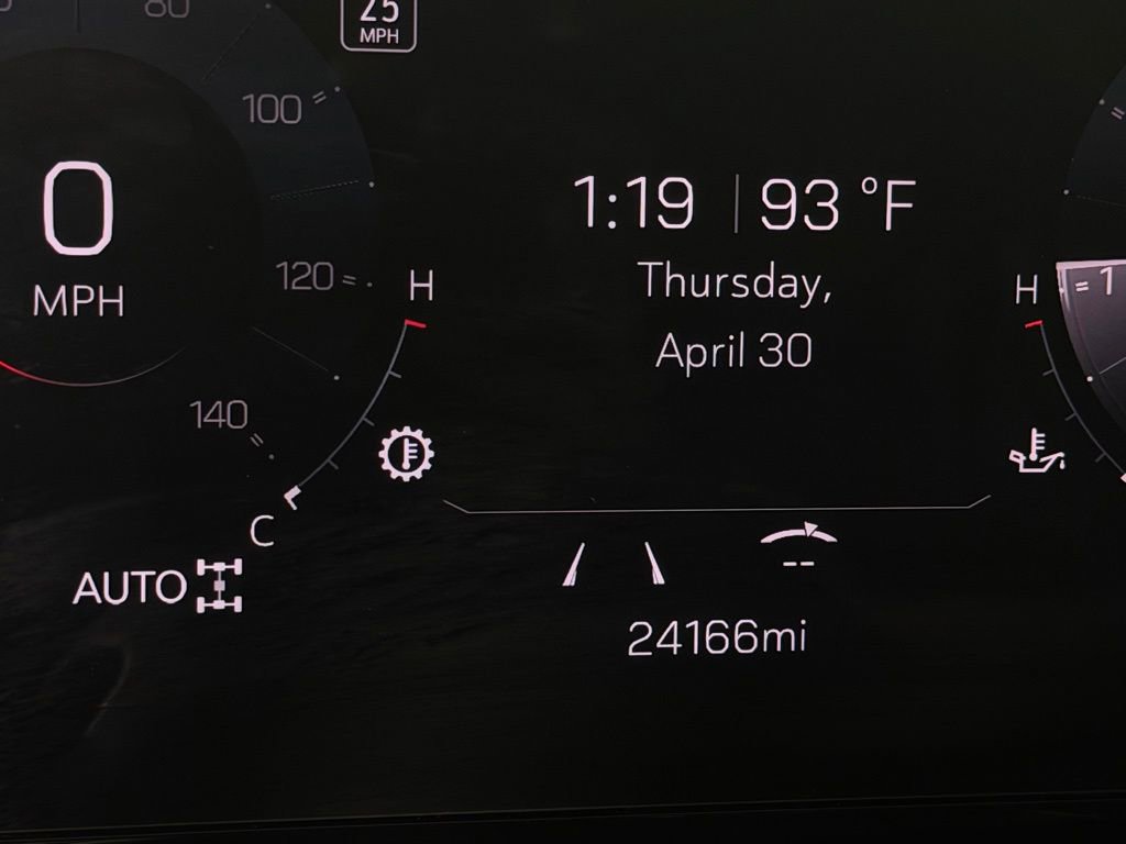 Used 2025 GMC Yukon XL Denali AWD/4WD image 15