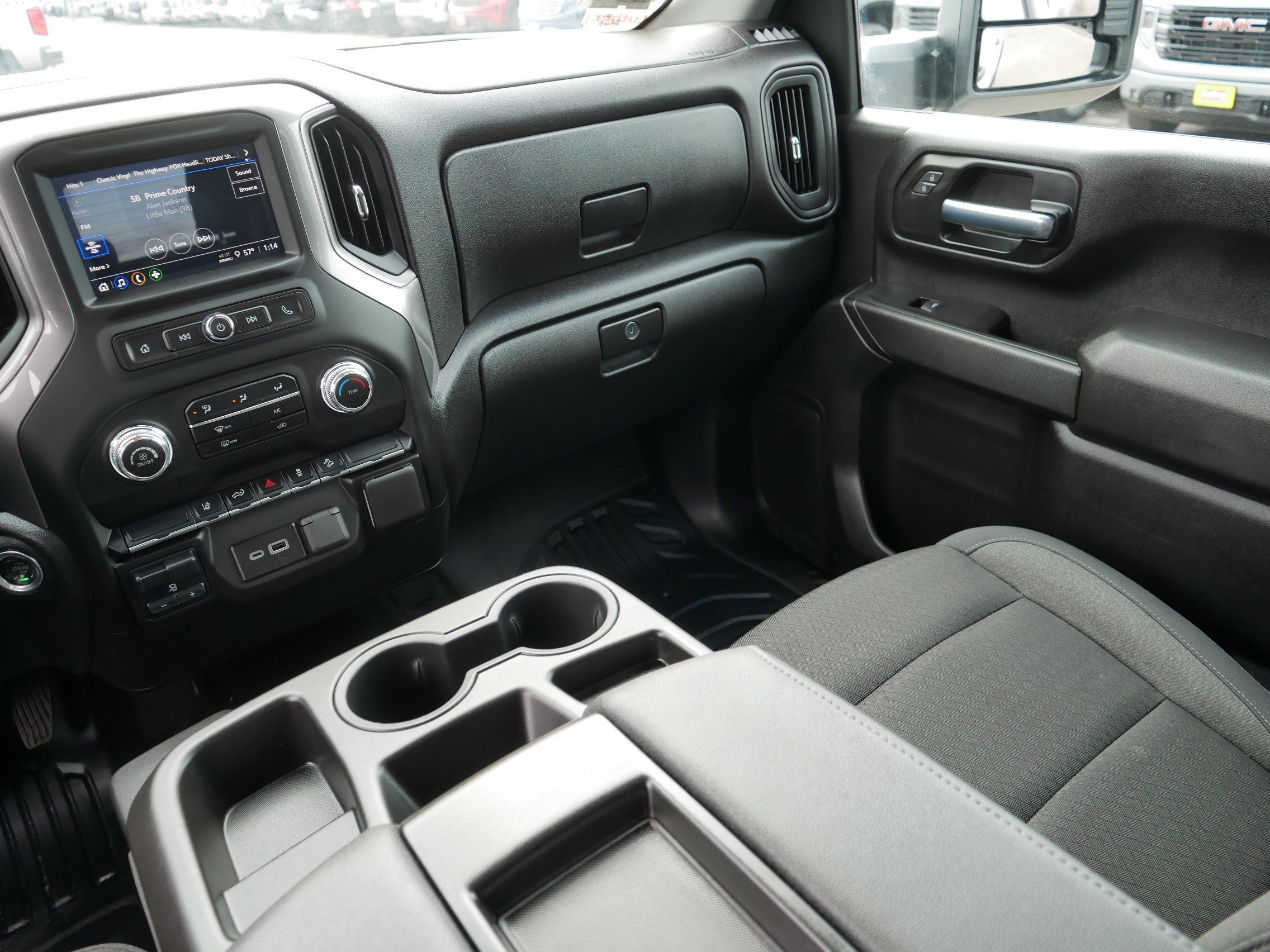 Used 2025 GMC Sierra 2500 Pro w/ Convenience Package image 11