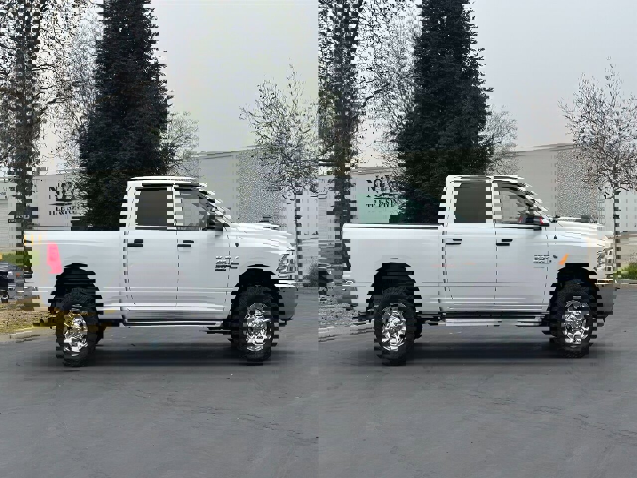 Used 2018 RAM 2500 Tradesman w/ Chrome Appearance Group image 5