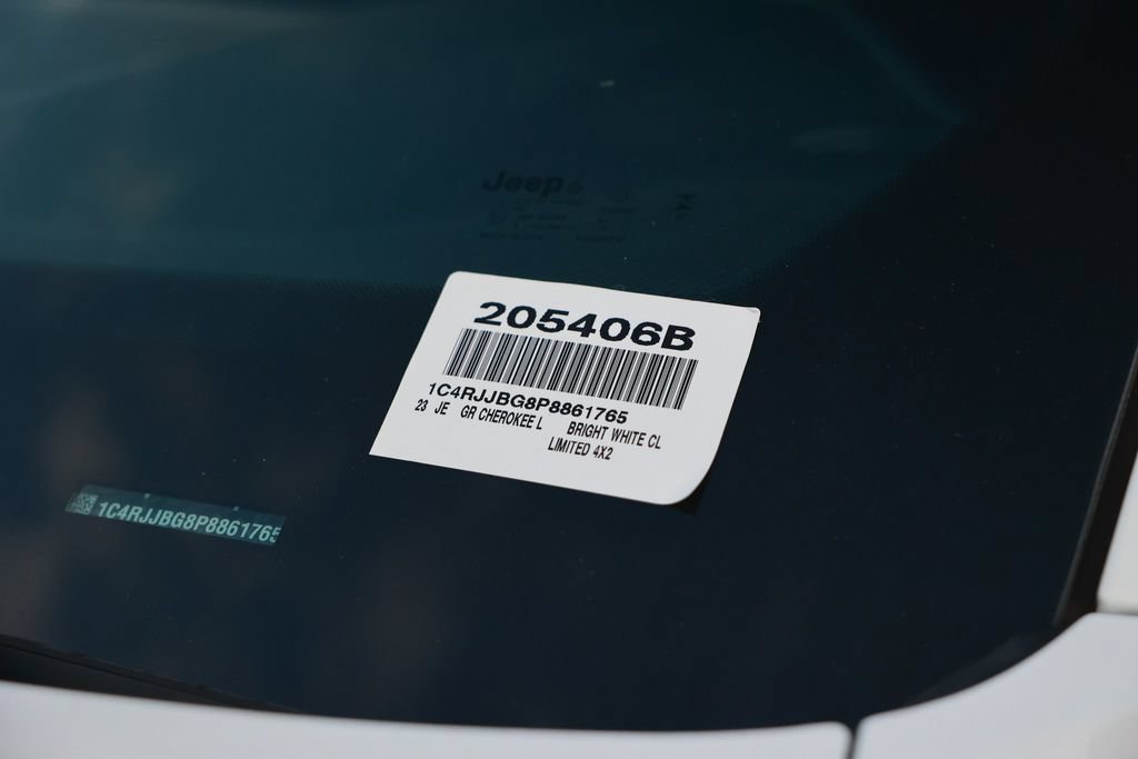 Used 2023 Jeep Grand Cherokee L Limited w/ Luxury Tech Group II RWD image 40