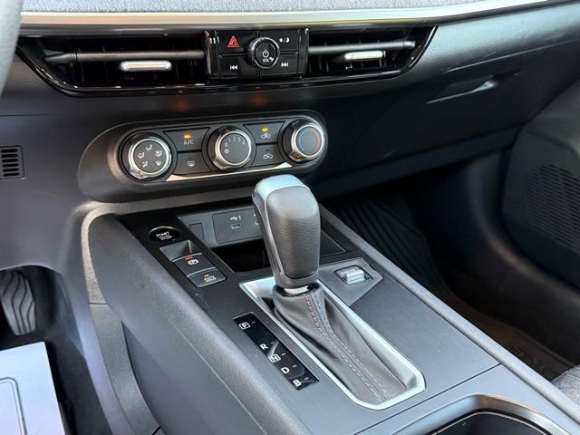 Used 2025 Nissan Kicks SV FWD image 22