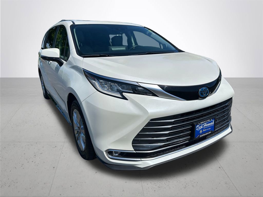 Used 2021 Toyota Sienna Limited AWD/4WD image 4