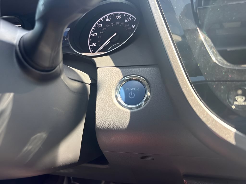Used 2022 Toyota Camry XSE FWD image 12